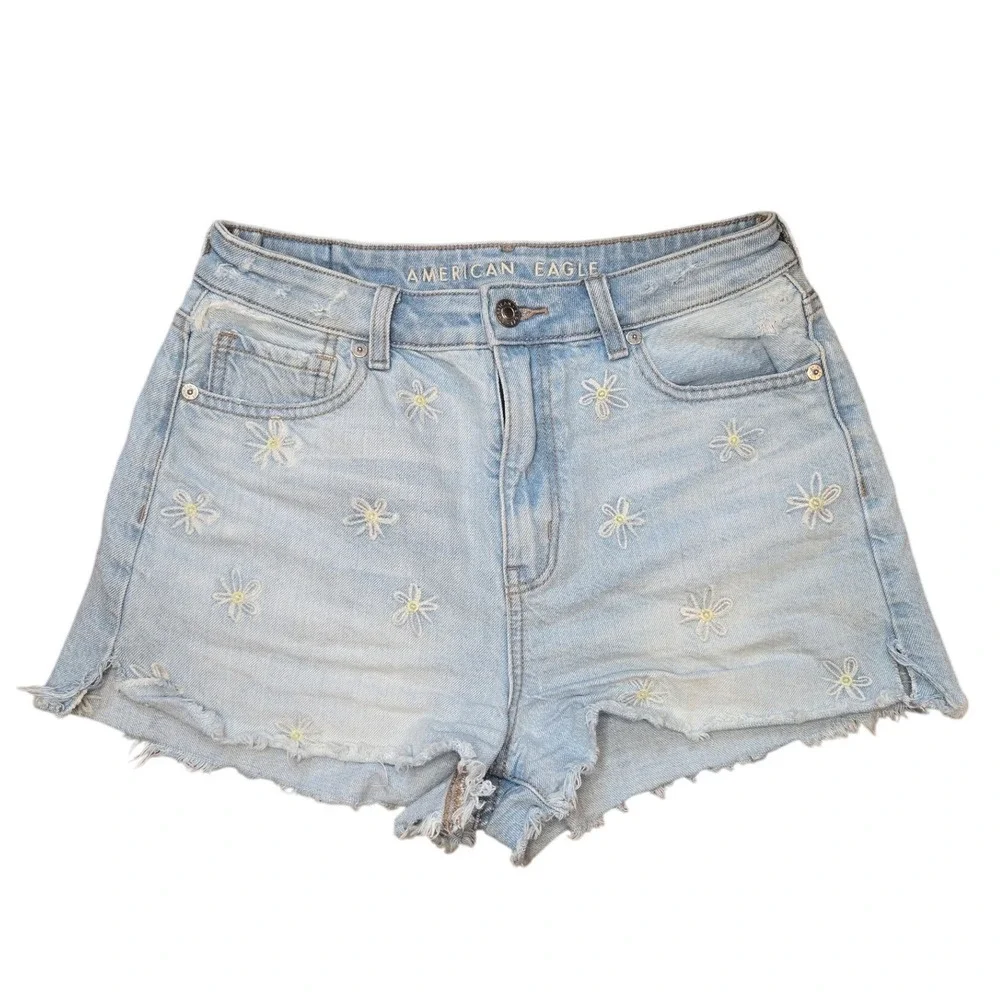 American Eagle Denim Mom Shorts Embroidered Light Wash Cutoff Flower Size 4‎